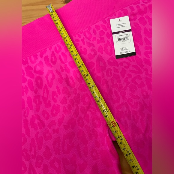 Neon pink women’s spandex shorts size 20 hot pink 80s party workout shorts - Picture 6 of 9